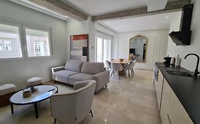 Navas Penthouse 302 By Florentia Homes
